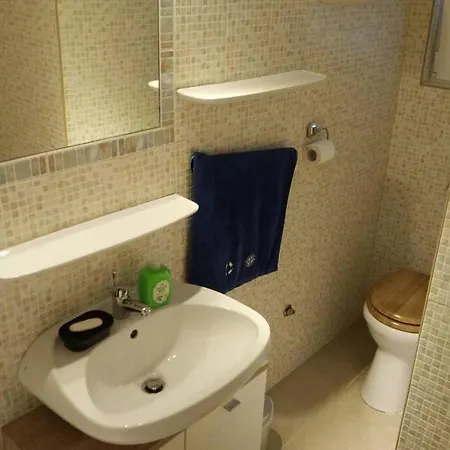 Case de vacanță Oenallo Nyaralo Balatonszarszon