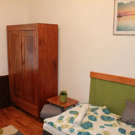 Oenallo Nyaralo Balatonszarszon Holiday home