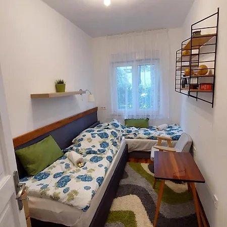 Oenallo Nyaralo Balatonszarszon Holiday home *