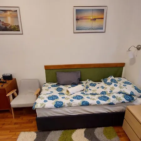 Oenallo Nyaralo Balatonszarszon *